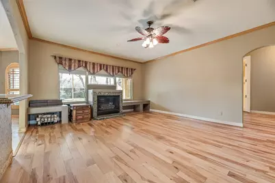 6006 Wallace Meadows Court, Arlington, TX 76001 - Photo 8