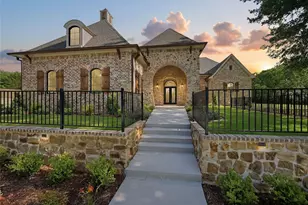 90 Woodland Hills Dr, Sherman, TX 75092 - Photo 2