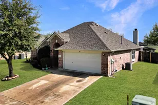 5228 Lake Grove Dr, Grand Prairie, TX 75052 - Photo 1