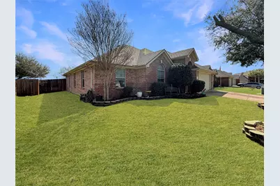 5228 Lake Grove Drive, Grand Prairie, TX 75052 - Photo 4