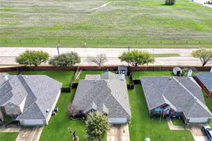 5228 Lake Grove Dr, Grand Prairie, TX 75052 - Photo 22