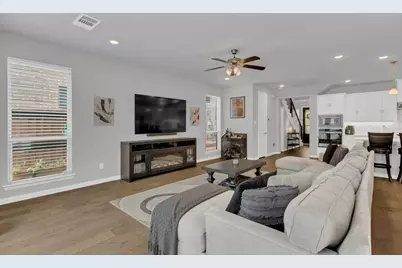 3908 Lucan Lane, Lewisville, TX 75056 - Photo 10