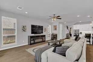 3908 Lucan Ln, Lewisville, TX 75056 - Photo 10