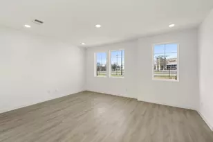 5700 Lakeview Dr, Watauga, TX 76148 - Photo 4