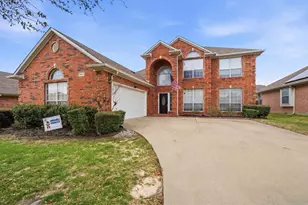 8641 Shadow Trace Dr, Fort Worth, TX 76244 - Photo 2