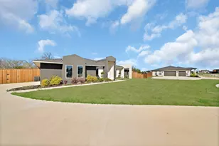 309 Whispering Wy, Red Oak, TX 75154 - Photo 2