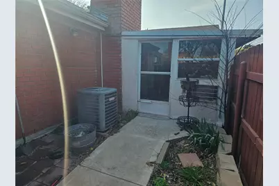 5204 Lake Shore Drive, Waco, TX 76710 - Photo 2