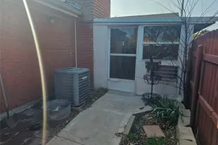 5204 Lake Shore Dr, Waco, TX 76710 - Photo 2