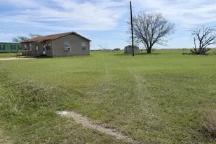 1105 Shabazz St, Milford, TX 76670 - Photo 2