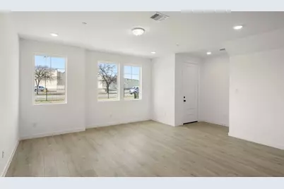 5708 Lakeview Drive, Watauga, TX 76148 - Photo 6