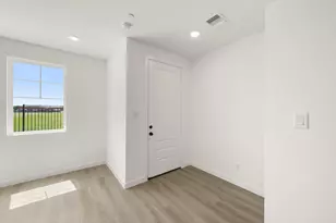 5708 Lakeview Dr, Watauga, TX 76148 - Photo 18