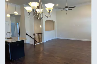 587 Hampshire Drive, Lewisville, TX 75067 - Photo 4