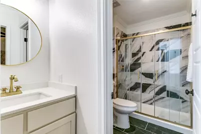 318 Creekmeadow Lane, Lewisville, TX 75067 - Photo 20