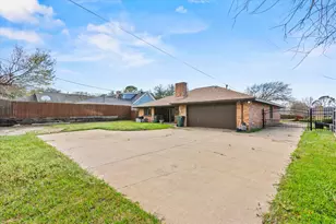 1905 Alamo Dr, Arlington, TX 76012 - Photo 30