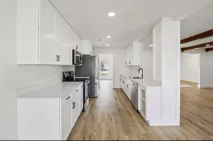 1835 E Cedar Elm Dr, Arlington, TX 76012 - Photo 12