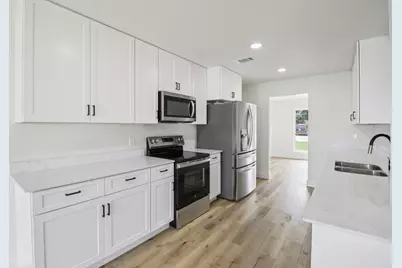 1835 E Cedar Elm Drive, Arlington, TX 76012 - Photo 10