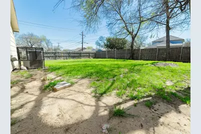 1348 E Maddox, Fort Worth, TX 76104 - Photo 24