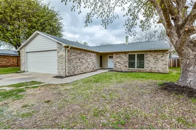 2105 Newbury Drive, Arlington, TX 76014 - Photo 2