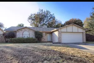 3109 Meadow Wood Ln, Bedford, TX 76021 - Photo 1