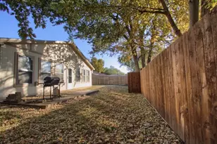3109 Meadow Wood Ln, Bedford, TX 76021 - Photo 14