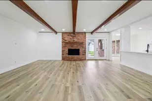 1835 E Cedar Elm Dr, Arlington, TX 76012 - Photo 6