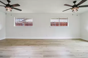 1835 E Cedar Elm Dr, Arlington, TX 76012 - Photo 22