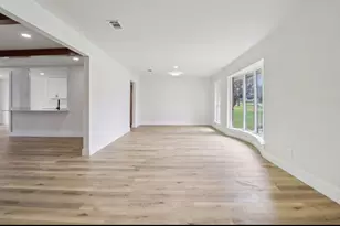 1835 E Cedar Elm Dr, Arlington, TX 76012 - Photo 4