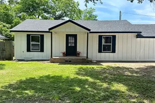 1047 Davis Street N, Sulphur Springs, TX 75482 - Photo 1