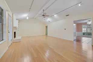 2805 Oak Valley Dr, Arlington, TX 76016 - Photo 6