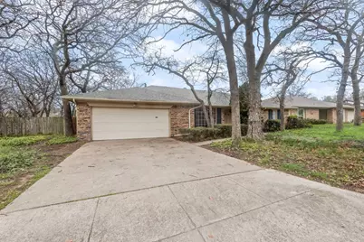 2805 Oak Valley Drive, Arlington, TX 76016 - Photo 2