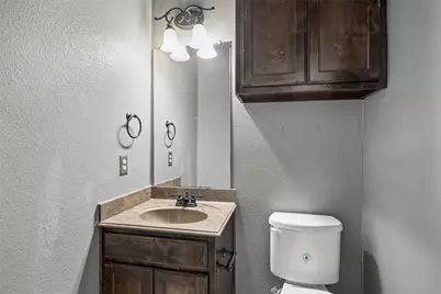 300 Madison Street, Burleson, TX 76028 - Photo 24