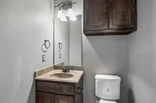 300 Madison St, Burleson, TX 76028 - Photo 24