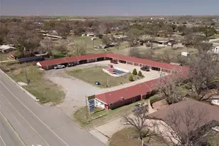 904 W California St, Seymour, TX 76380 - Photo 12