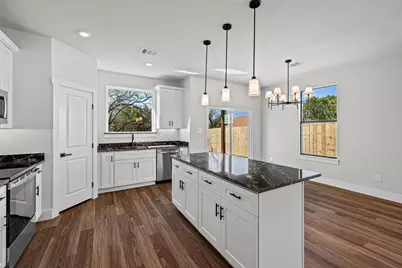 1529 Corona Drive, Granbury, TX 76048 - Photo 6