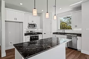 1529 Corona Dr, Granbury, TX 76048 - Photo 10