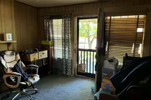 412 W Willingham St, Cleburne, TX 76033 - Photo 8