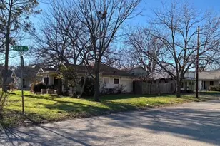 412 W Willingham St, Cleburne, TX 76033 - Photo 2