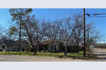 412 W Willingham Street, Cleburne, TX 76033 - Photo 4