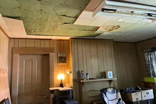 412 W Willingham St, Cleburne, TX 76033 - Photo 10