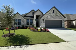 2007 Belle Lagos Ln, Cleburne, TX 76033 - Photo 2