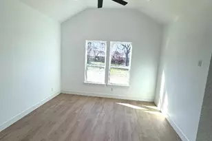 1106 E Sixth St, Springtown, TX 76082 - Photo 16