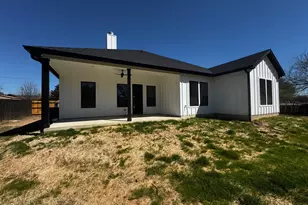 1106 E Sixth St, Springtown, TX 76082 - Photo 26