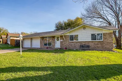 540 Mound Street, Burleson, TX 76028 - Photo 2