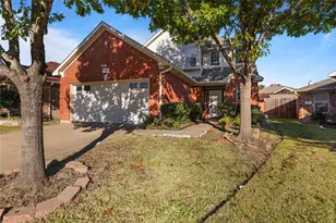809 Slaughter Ln, Euless, TX 76040 - Photo 1