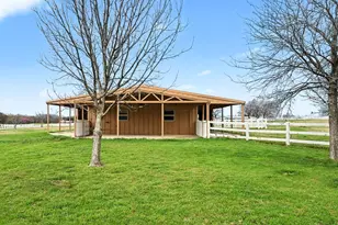 10101 Round Hill Rd, Fort Worth, TX 76131 - Photo 28