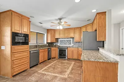 10101 Round Hill Road, Fort Worth, TX 76131 - Photo 6