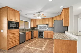 10101 Round Hill Rd, Fort Worth, TX 76131 - Photo 6