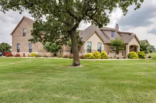 104 Lazy Crk Xing, Weatherford, TX 76087 - Photo 1