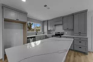 802 N L Robinson Dr, Arlington, TX 76011 - Photo 8