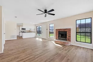 610 Squaw Creek Ct, Arlington, TX 76018 - Photo 4